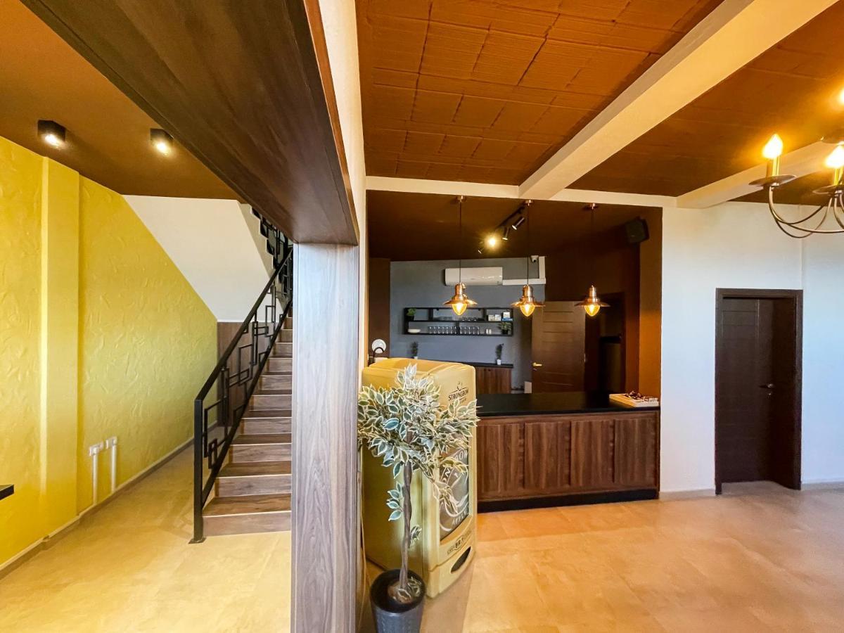 Hotel Hiserra Призрен Экстерьер фото