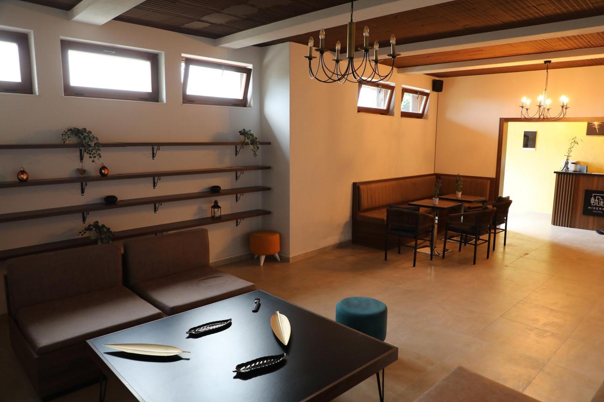 Hotel Hiserra Призрен Экстерьер фото