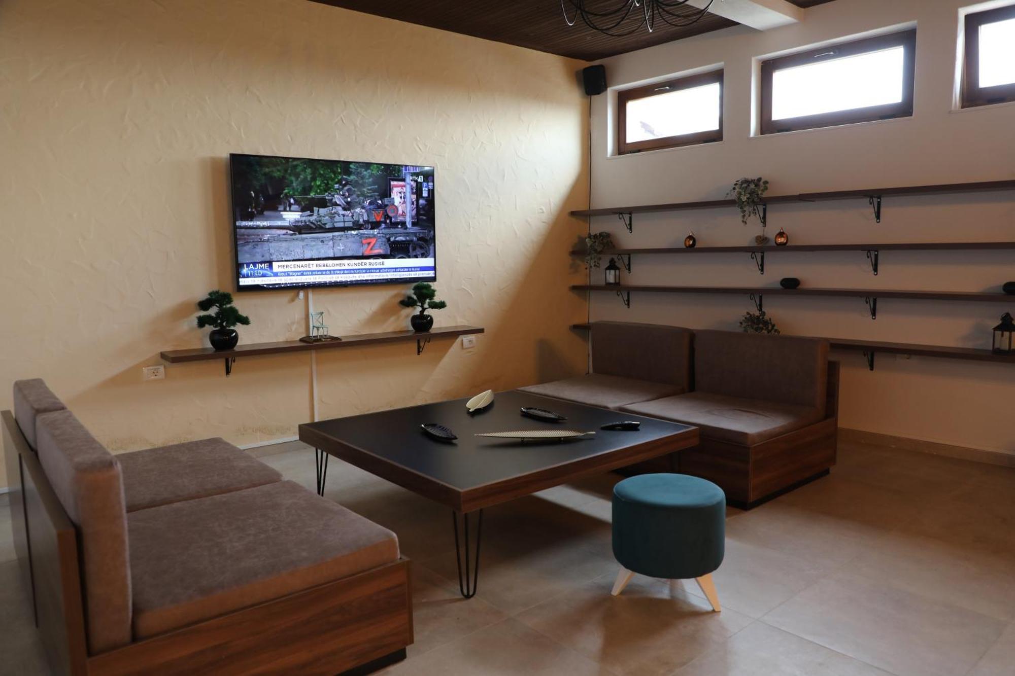 Hotel Hiserra Призрен Экстерьер фото
